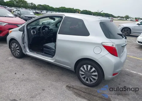 2013 Toyota Yaris L z USA, uszkodzony, nr VIN JTDJTUD3XDD555835